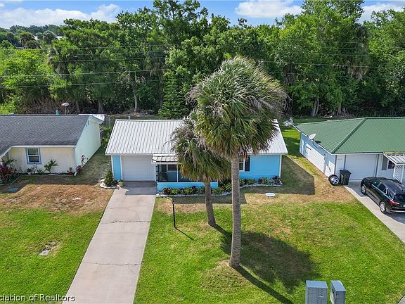 3rd image of 4371 SE 49th Ct