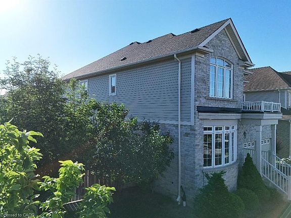 2nd image of 512 Terrington Cres