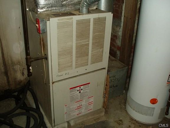 3rd image of 782 Norman St