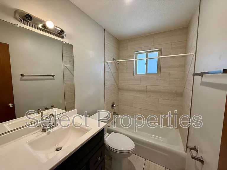 819 W Matthews Ave #4 — Photo 5