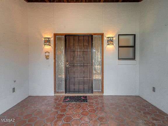 2nd image of 215 W Calle Escudilla