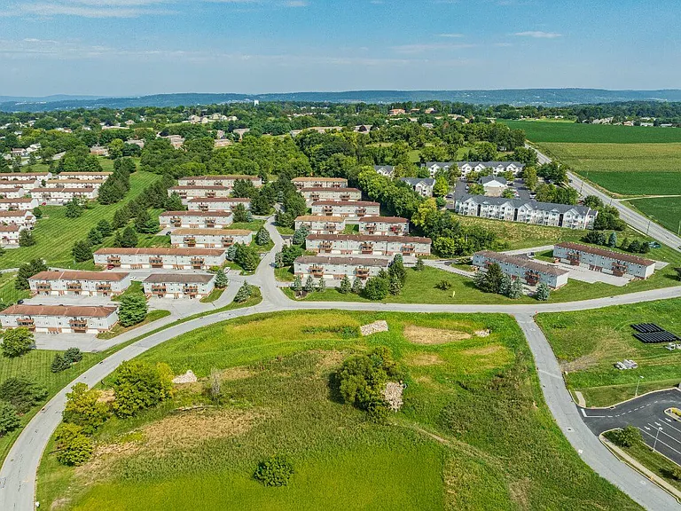 Apartments at Waterford — Photo 312