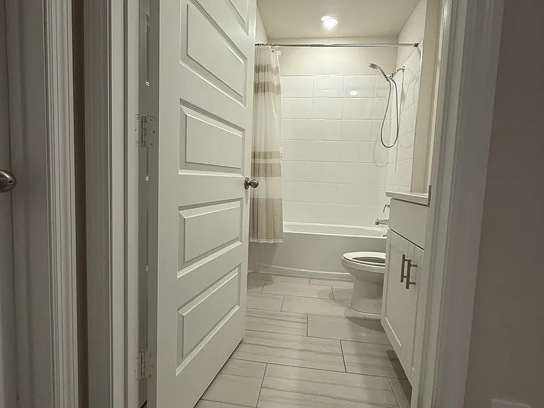 Hampton Park Cir — Photo 4