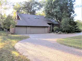 64 Wildwood Ln, Crossville, TN 38571