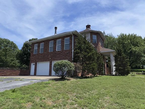 4th image of 1023 E Fremont Drive