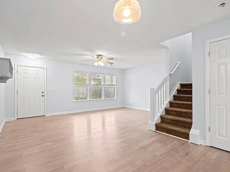 142 Brockman Way — Photo 4