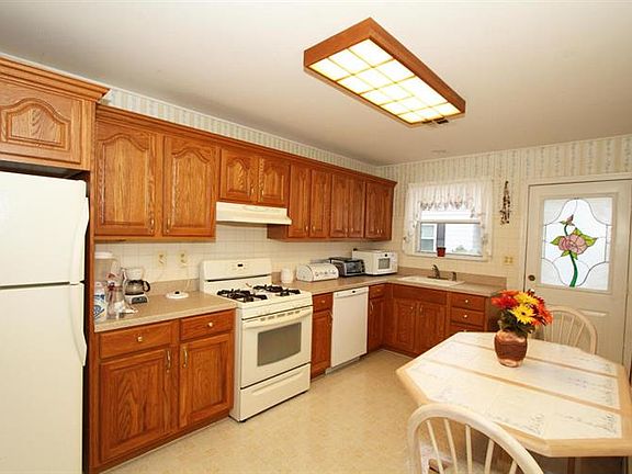 2nd image of 167 Torrey Pines Dr