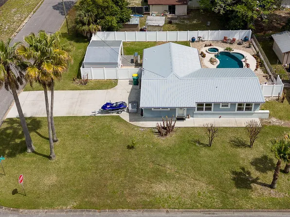 530 Bryn Mawr Blvd, Mary Esther, FL 32569