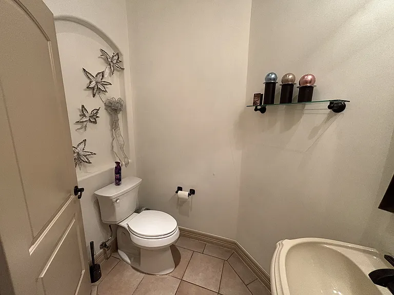 131 Westcourt Ln — Photo 42
