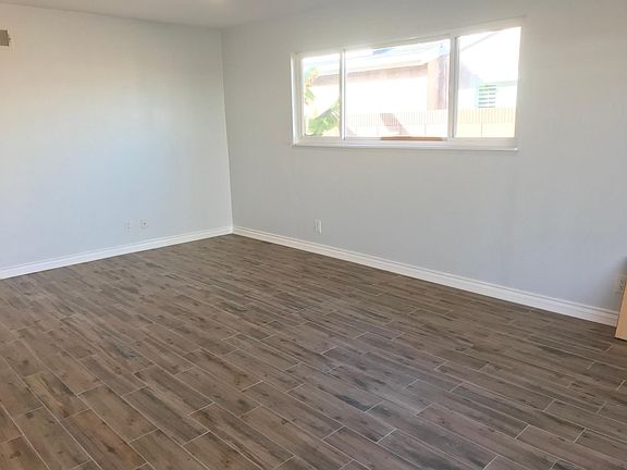 3rd image of 10204 Miranda Ave