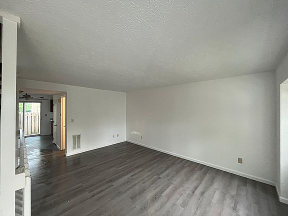 5th image of 837 Stalywood Ct