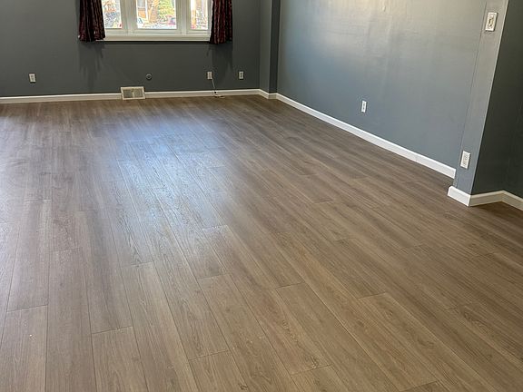 3rd image of 5118 Bay Rd