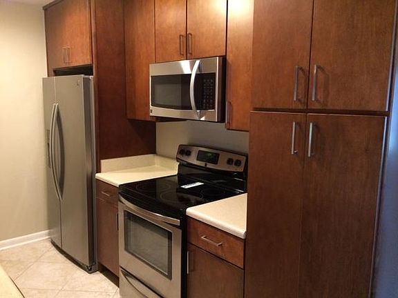 3rd image of 390 Glendale Ave