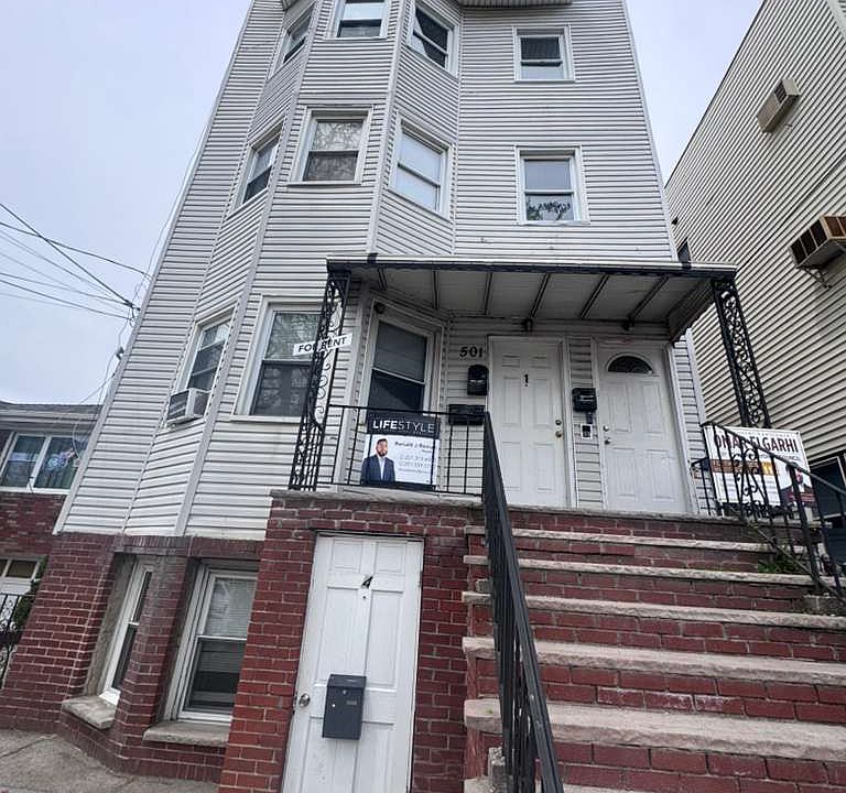 1st image of 501 Kennedy Blvd APT 1
