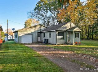 45322 Lake Dr, Decatur, MI 49045
