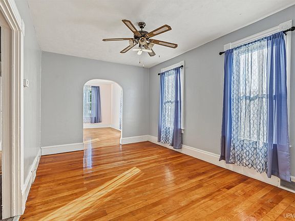 5th image of 426 Oak St