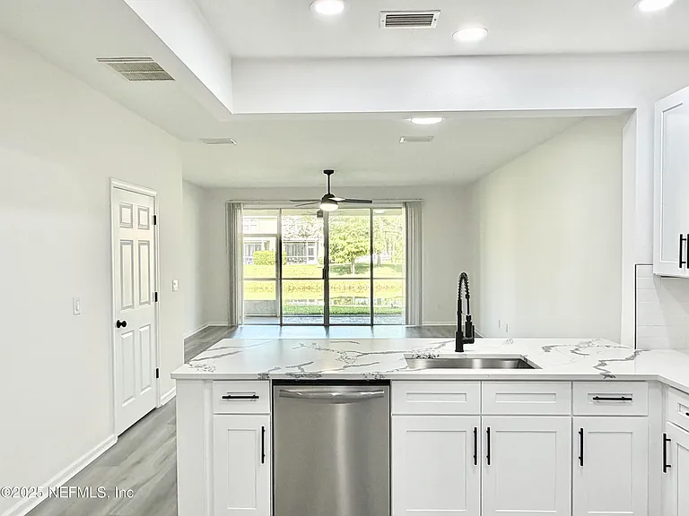 13424 English Peak Ct — Photo 6