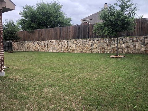 3rd image of 1421 Glenwood Dr