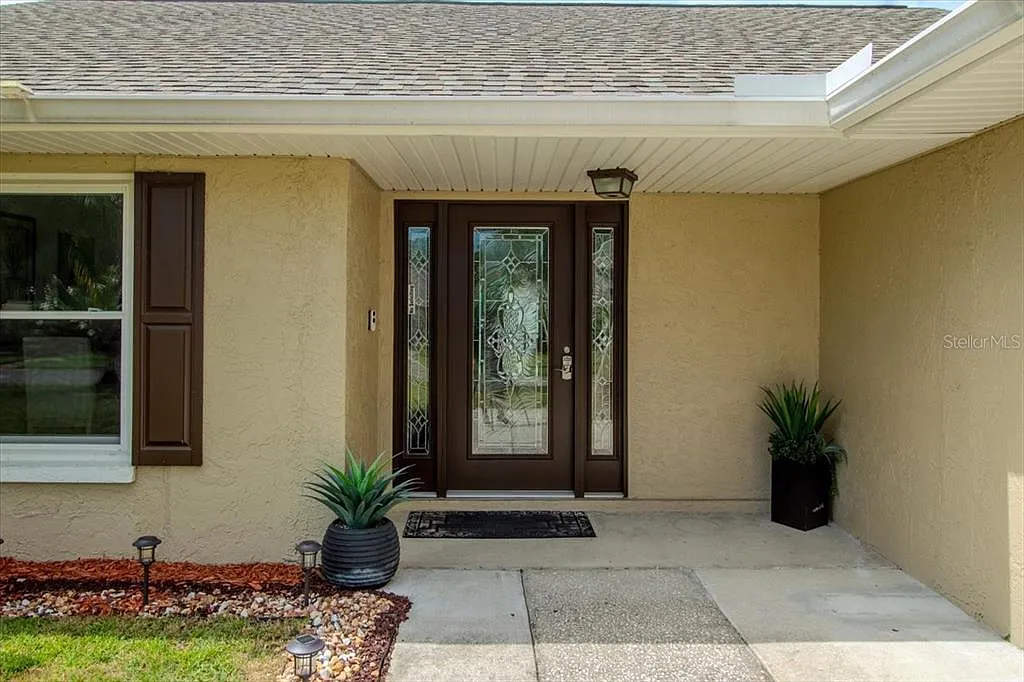 3 bed, 2.0 bath, 1550 sqft, $3,800 — Photo 3