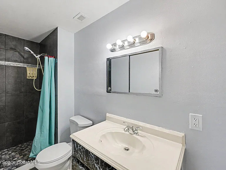 2292 Lakeview Dr — Photo 9