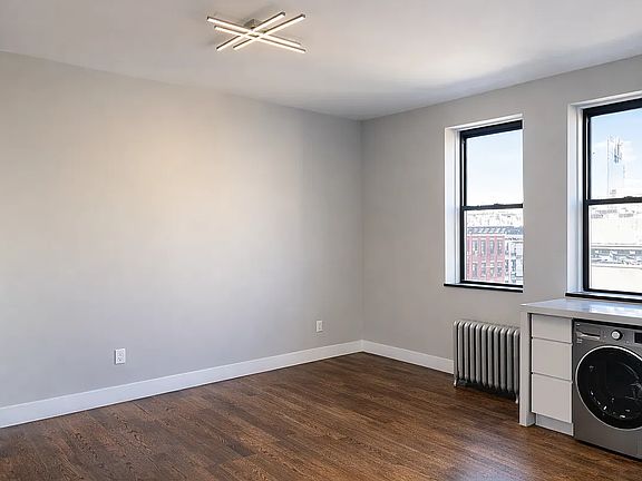 4th image of 2118 2nd Ave #Penthouse 1