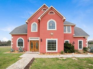 152 Wrangler Ln, Smithville, TX 78957
