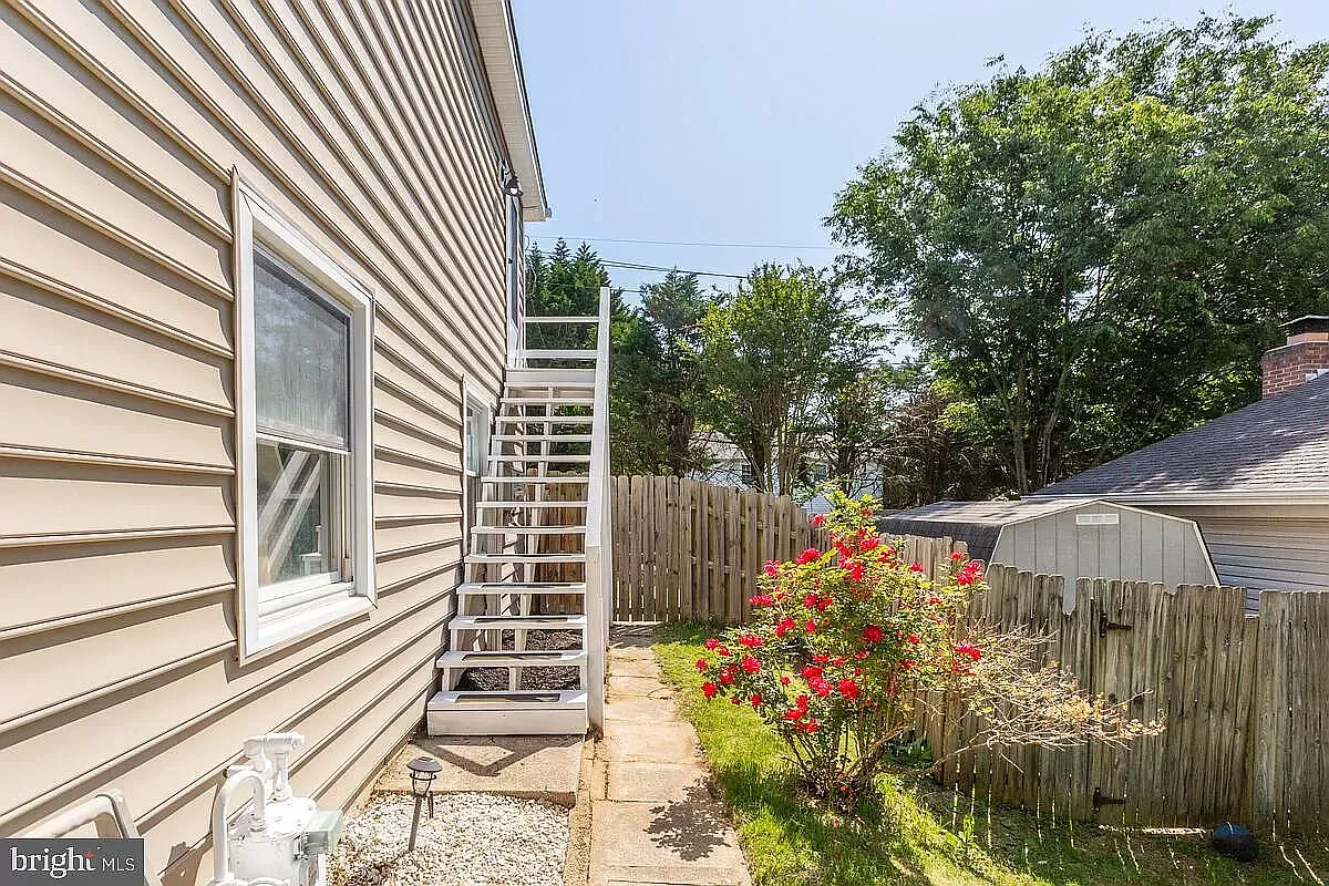 12510 Swirl Ln — Photo 2