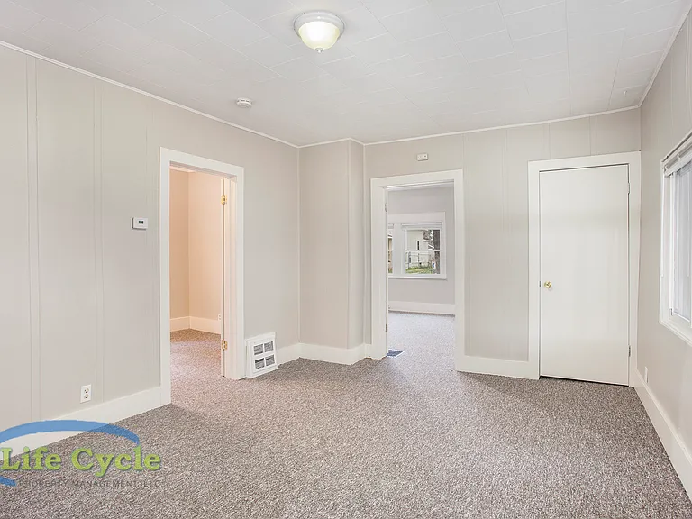 940 McReynolds Ave NW #1 — Photo 9