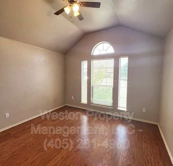 821 NW 120th Ter — Photo 25