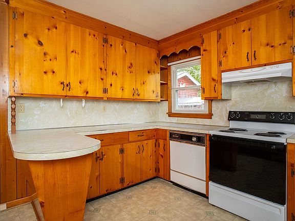 4th image of 16747 N Mountain Rd