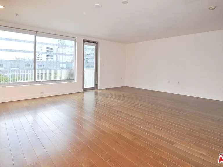 901 S Flower St #709 — Photo 4