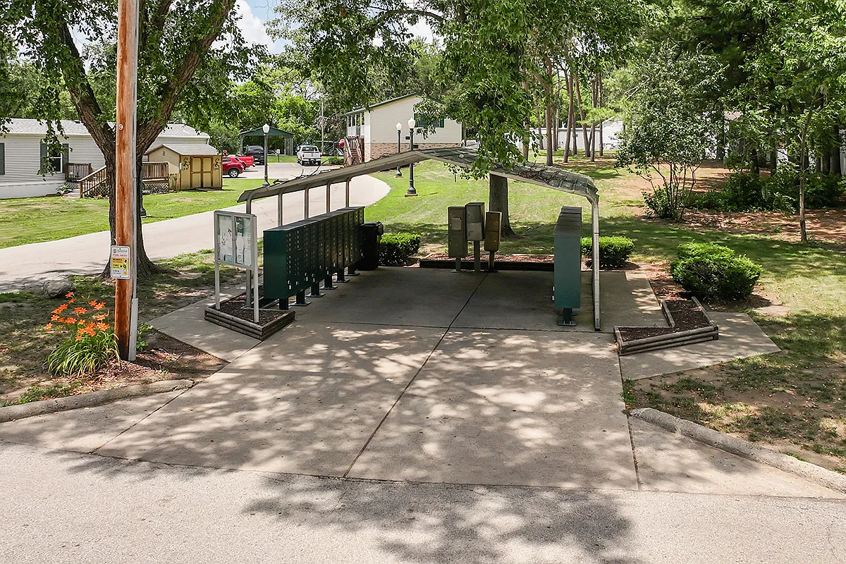 Pinewood Estates — Photo 1