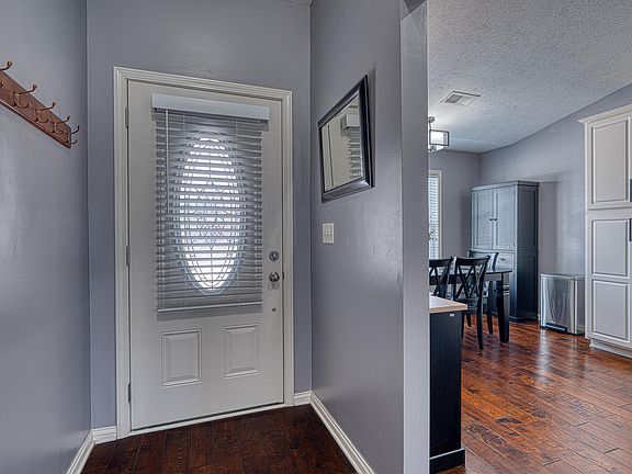 3rd image of 9330 Hedgewood Ct