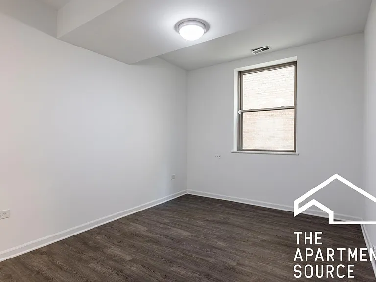 941 W Winona St #111 — Photo 9