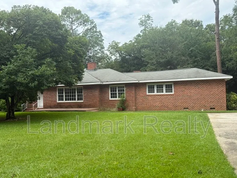 4 bed, 3.0 bath, $1,650 — Photo 2