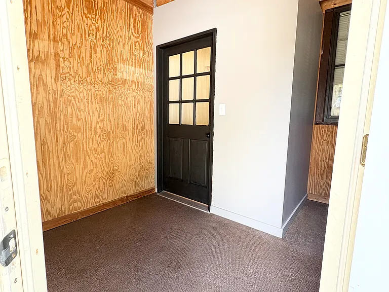 1227 Albany St — Photo 12