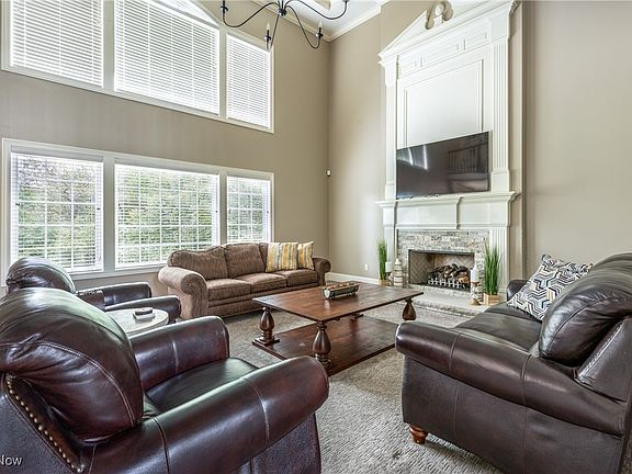 4th image of 3924 Meadowvale Dr