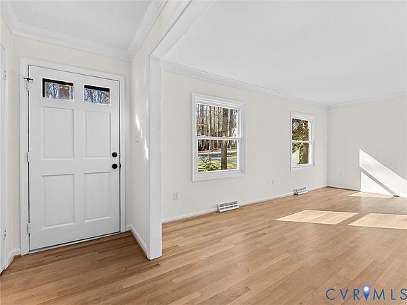 3rd image of 1905 Sorrento Pl