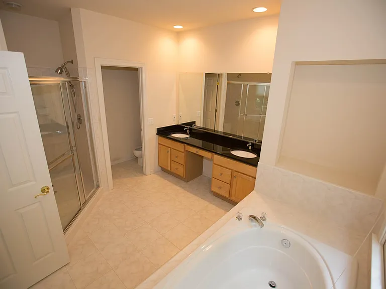 2339 Sandburg St — Photo 15