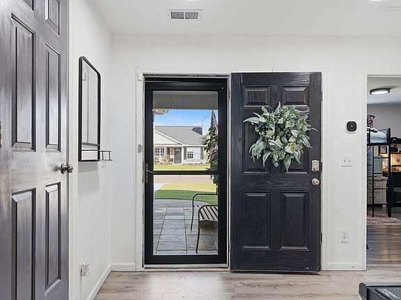 4th image of 307 Springdale Ct