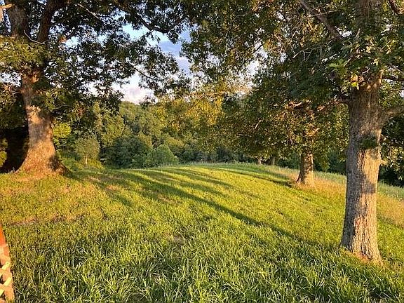 2nd image of 190 Rolling Acres