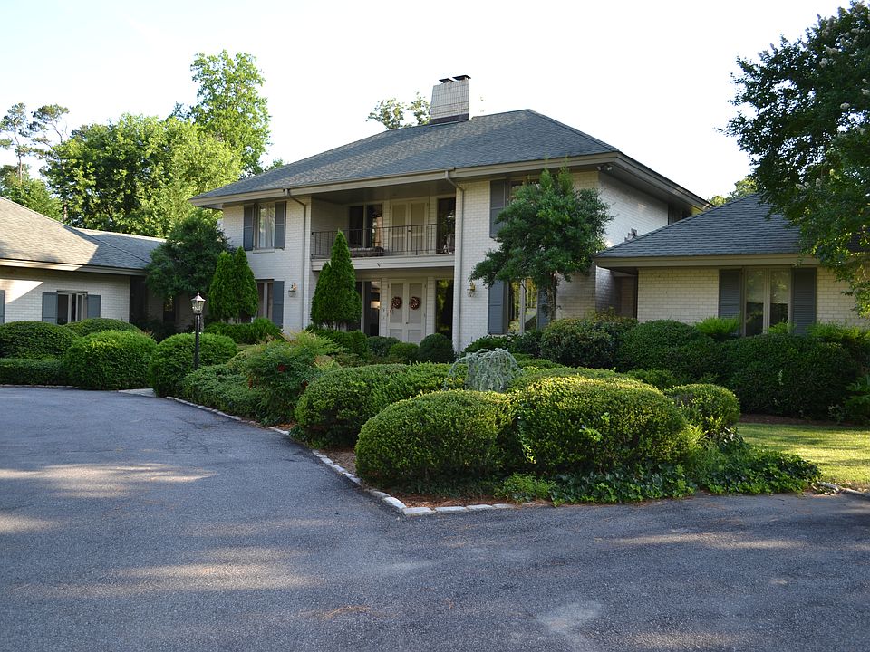 Front View from circular dirveway