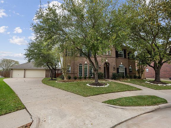 3rd image of 1126 Pinsonfork Dr