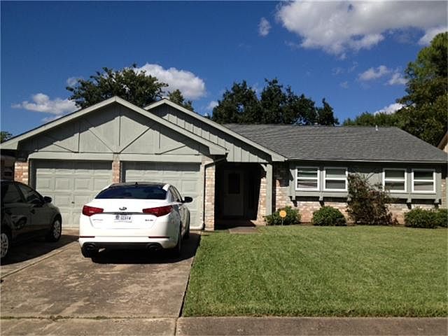 1st image of 2402 Fairgreen Dr