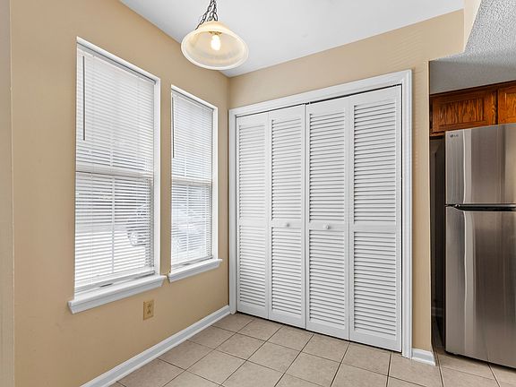 5th image of 2952 Iron Gate Ln