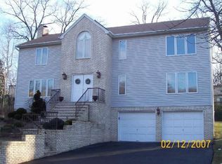 6 Bryan Ct, Wayne, NJ 07470
