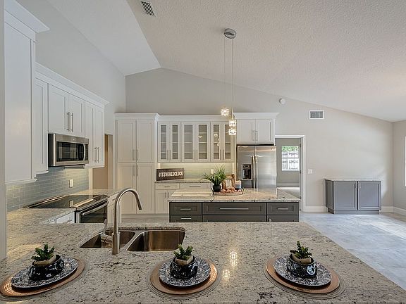 4th image of 765 Jordon Ct
