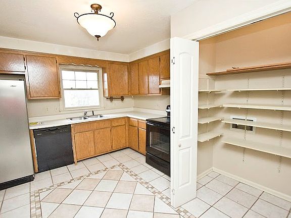 3rd image of 722 Jace Drive