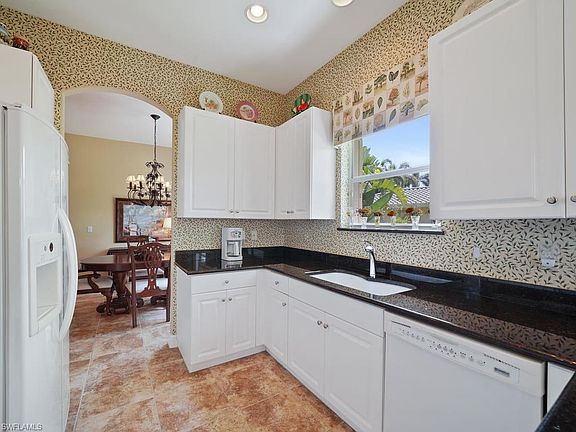 4th image of 699 Vistana Cir