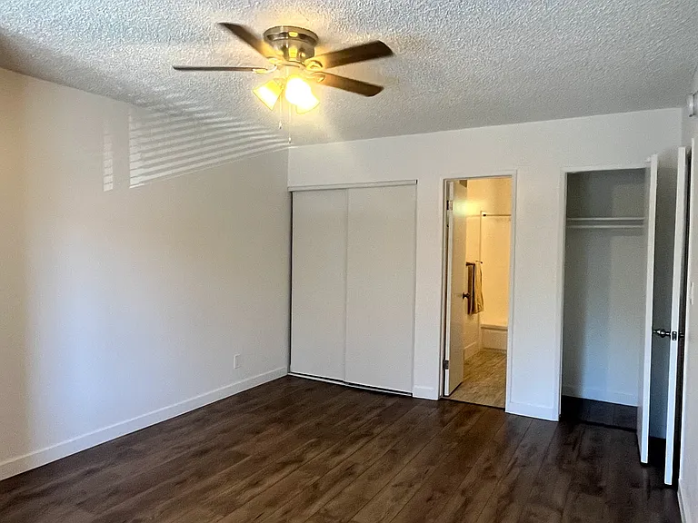 5548 Yarmouth Ave #1 — Photo 7